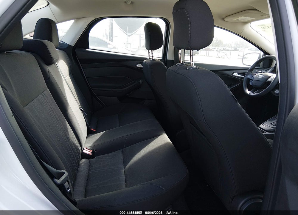 2018 FORD FOCUS SE VIN: 1FADP3F25JL328396
