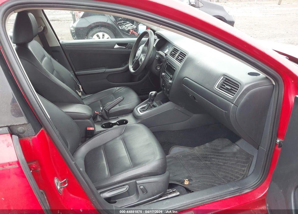 2014 VOLKSWAGEN JETTA 1.8T SE VIN: 3VWD17AJ9EM284647