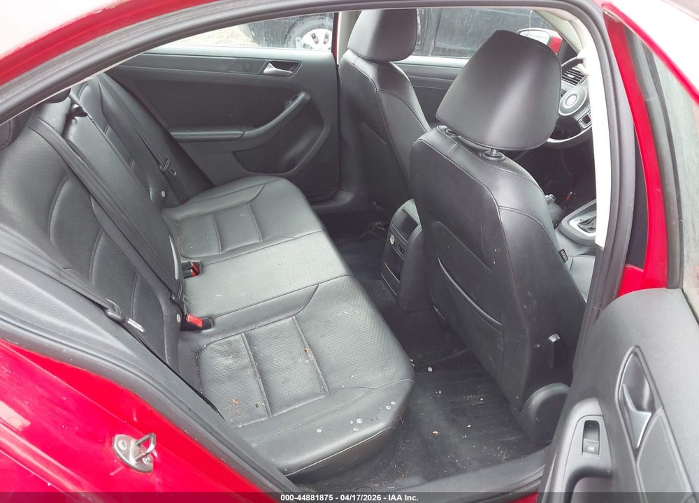2014 VOLKSWAGEN JETTA 1.8T SE VIN: 3VWD17AJ9EM284647