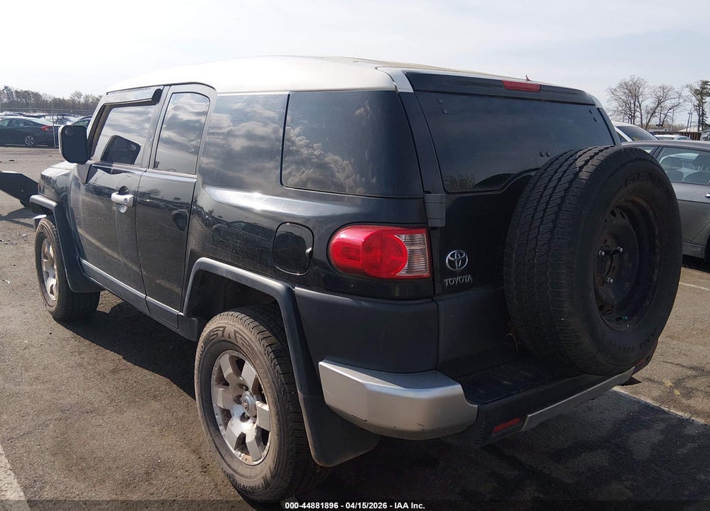 2007 TOYOTA FJ CRUISER VIN: JTEBU11F070061070