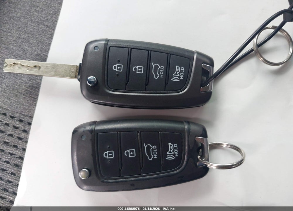 2019 HYUNDAI SANTA FE SE VIN: 5NMS2CAD1KH129194