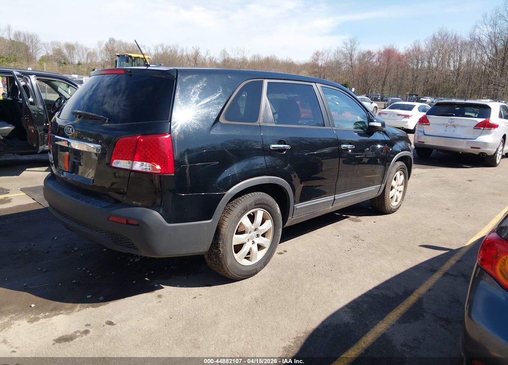 2013 KIA SORENTO LX VIN: 5XYKT3A16DG325454
