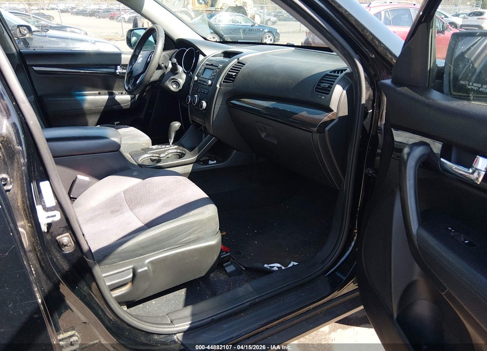 2013 KIA SORENTO LX VIN: 5XYKT3A16DG325454