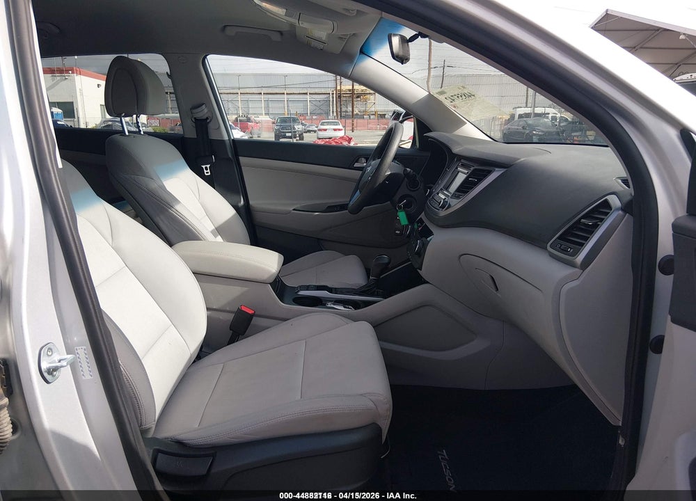 2018 HYUNDAI TUCSON SE VIN: KM8J23A49JU698633