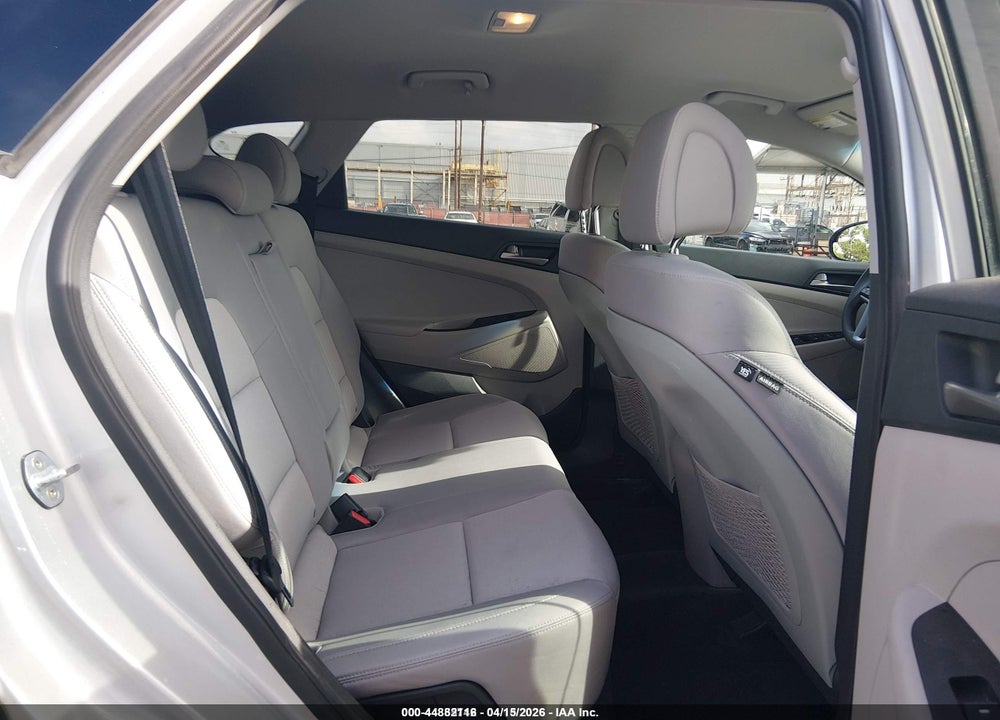 2018 HYUNDAI TUCSON SE VIN: KM8J23A49JU698633