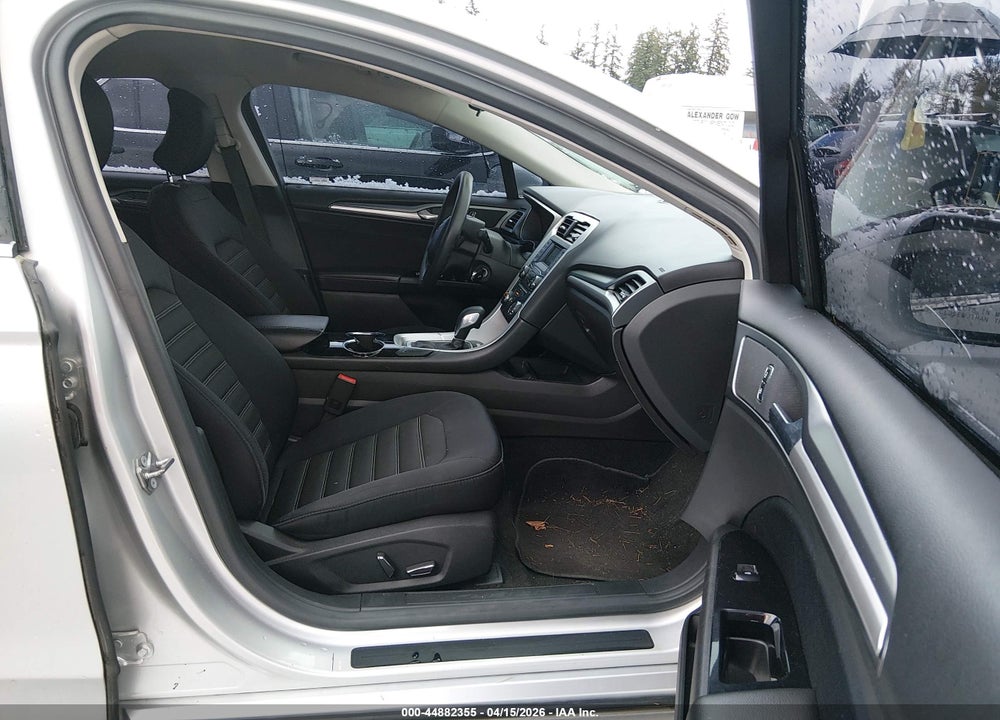 2015 FORD FUSION SE VIN: 3FA6P0HD6FR281846