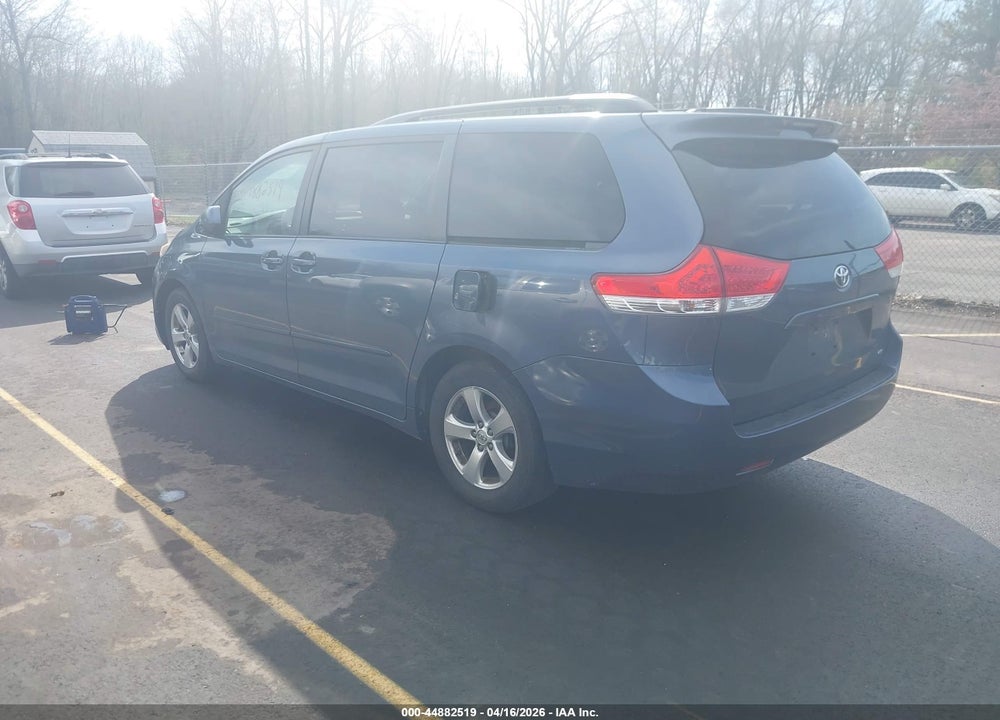 2014 TOYOTA SIENNA LE V6 8 PASSENGER VIN: 5TDKK3DC3ES487319