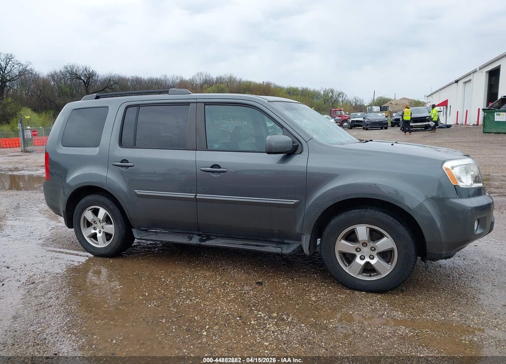 2011 HONDA PILOT EX-L VIN: 5FNYF3H6XBB009403