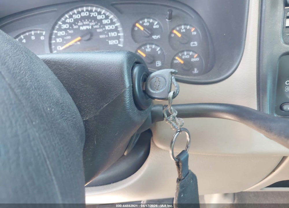 2005 CHEVROLET SILVERADO 1500 LS VIN: 2GCEK13T251127209