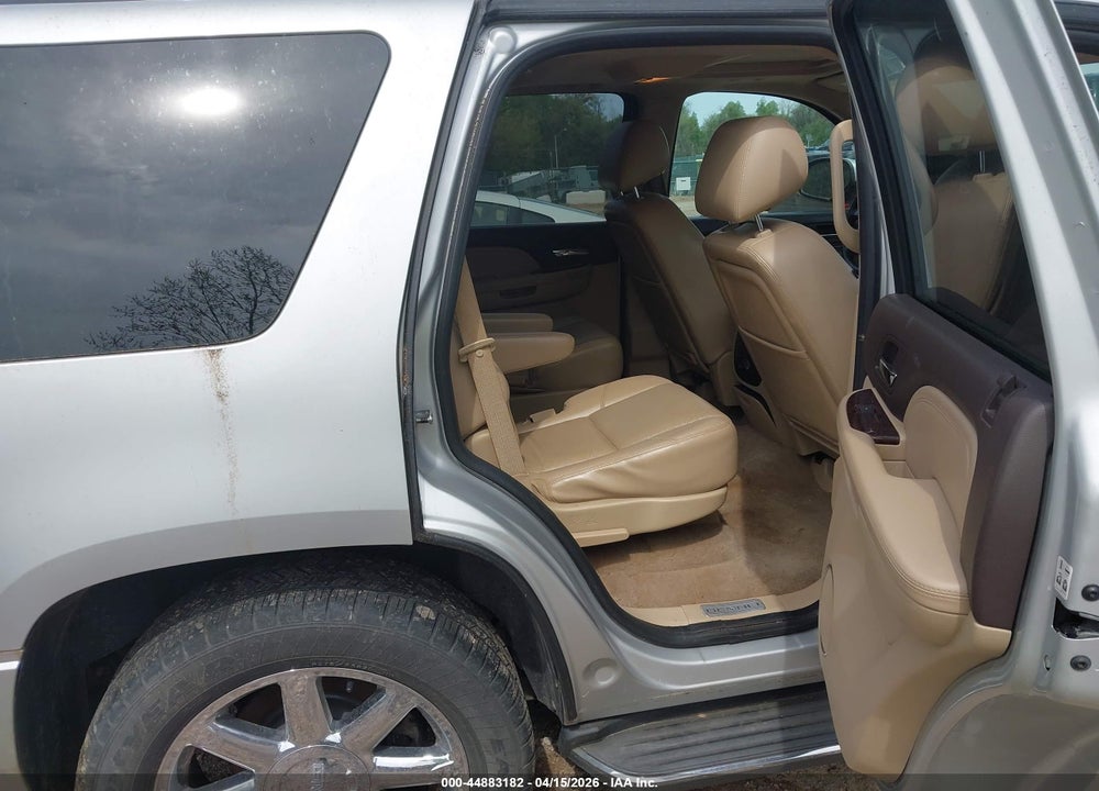 2010 GMC YUKON DENALI VIN: 1GKUKEEF4AR159627