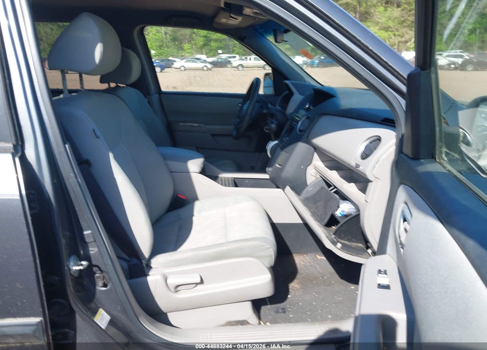 2010 HONDA PILOT LX VIN: 5FNYF3H25AB019350