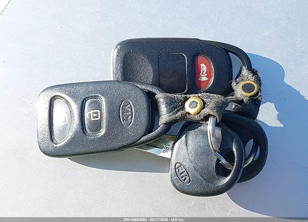 2011 KIA SORENTO LX VIN: 5XYKT4A1XBG178994