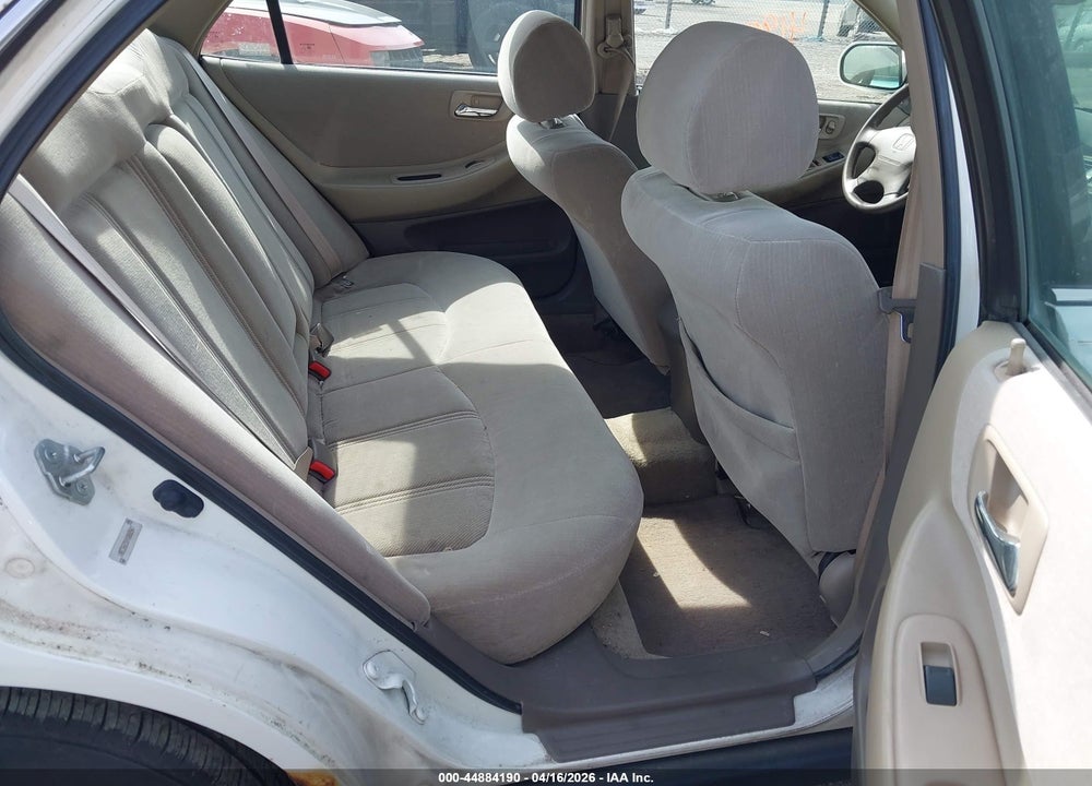 2000 HONDA ACCORD 2.3 LX VIN: 1HGCG6658YA000947