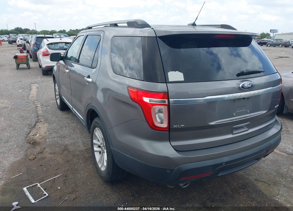 2011 FORD EXPLORER XLT VIN: 1FMHK8D83BGA13701