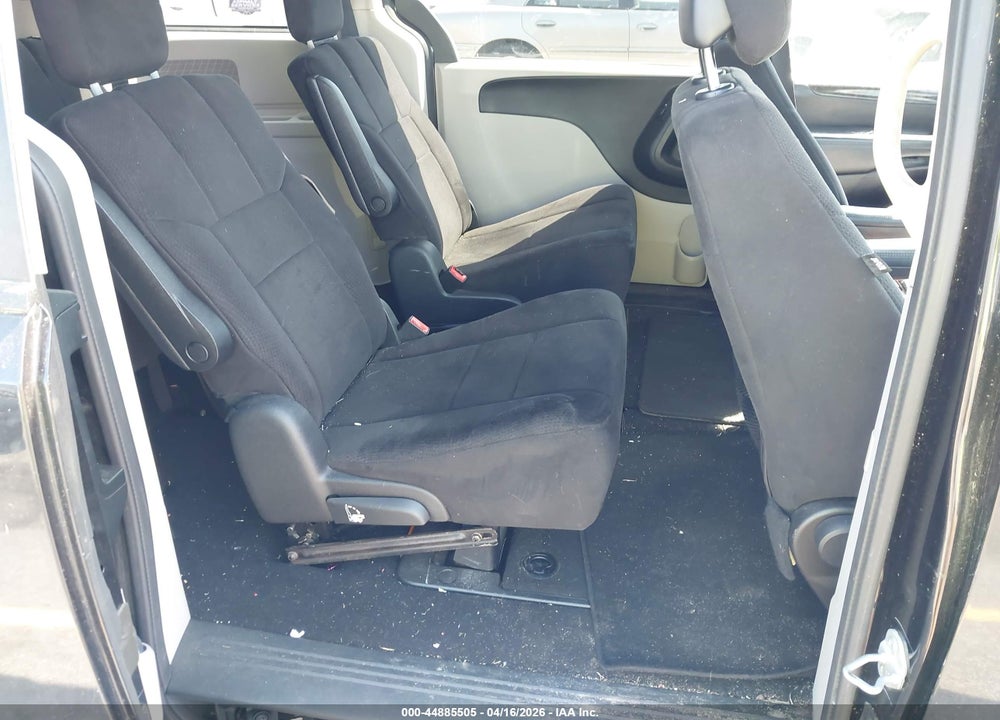 2011 DODGE GRAND CARAVAN MAINSTREET VIN: 2D4RN3DG2BR696065