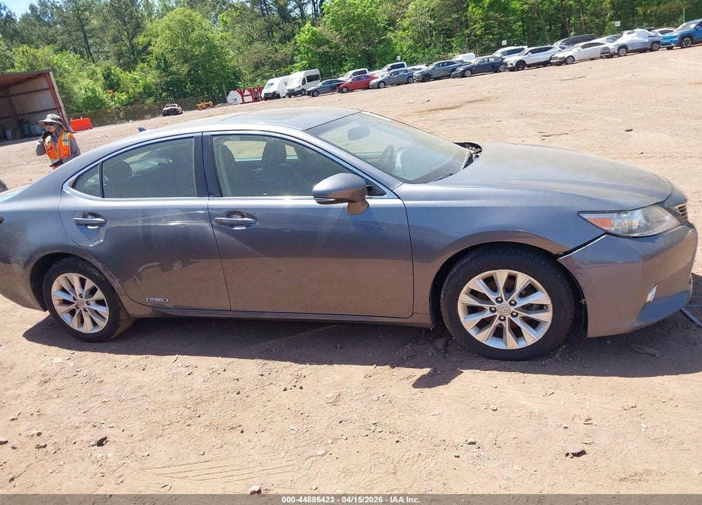 2013 LEXUS ES 300H VIN: JTHBW1GG4D2001032