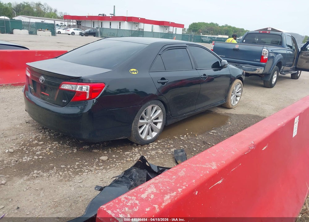 2014 TOYOTA CAMRY SE VIN: 4T1BF1FK1EU465582
