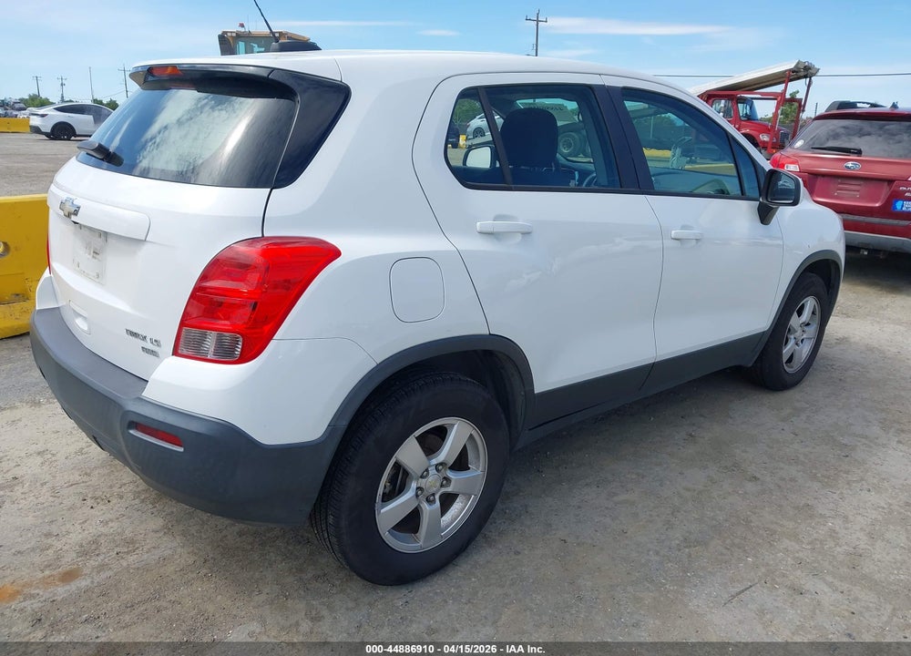 2015 CHEVROLET TRAX 1LS VIN: 3GNCJPSB5FL200229