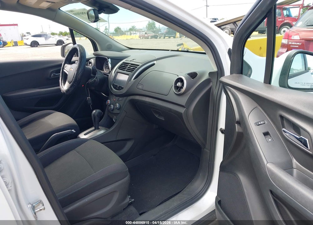 2015 CHEVROLET TRAX 1LS VIN: 3GNCJPSB5FL200229