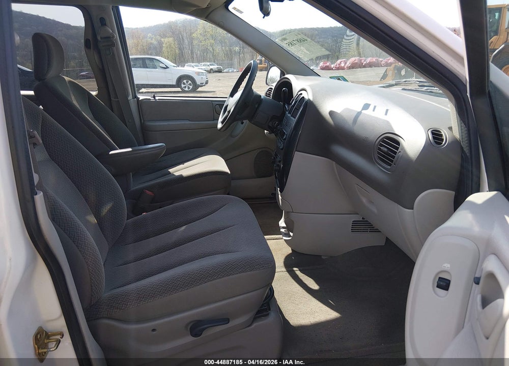 2005 DODGE CARAVAN SXT VIN: 1D8GP45R25B400020