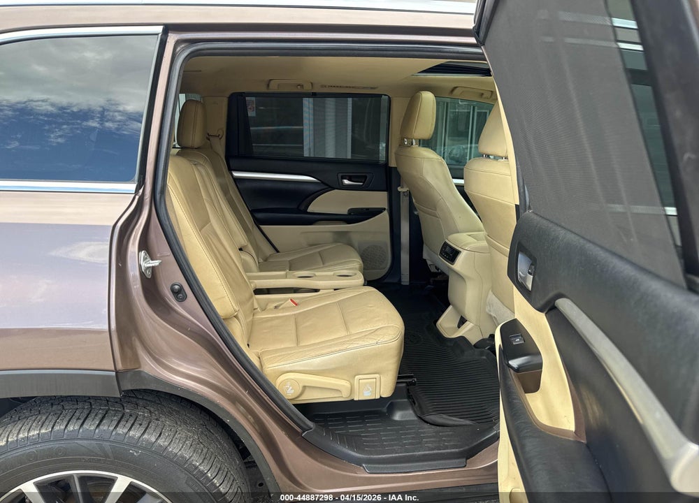 2018 TOYOTA HIGHLANDER VIN: 5TDJZRFH0JS905980