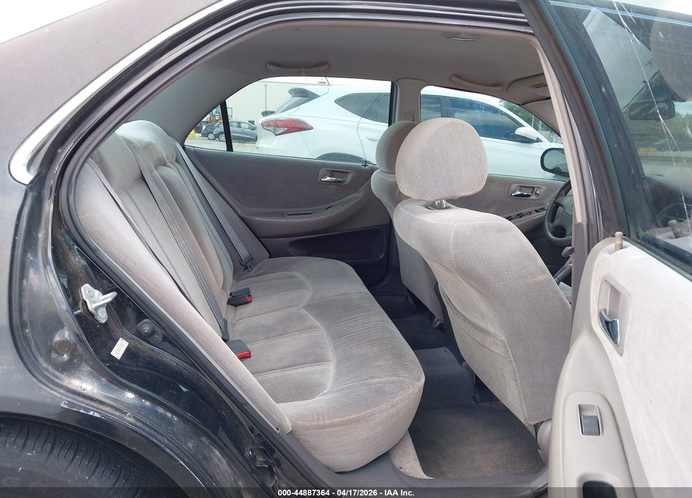 2000 HONDA ACCORD 2.3 LX VIN: 1HGCG5644YA086517