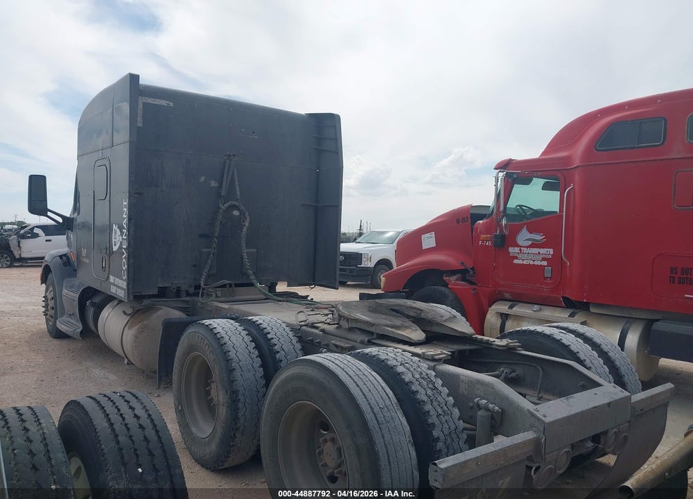 2017 PETERBILT 579 VIN: 1XPBDP9XXHD392218