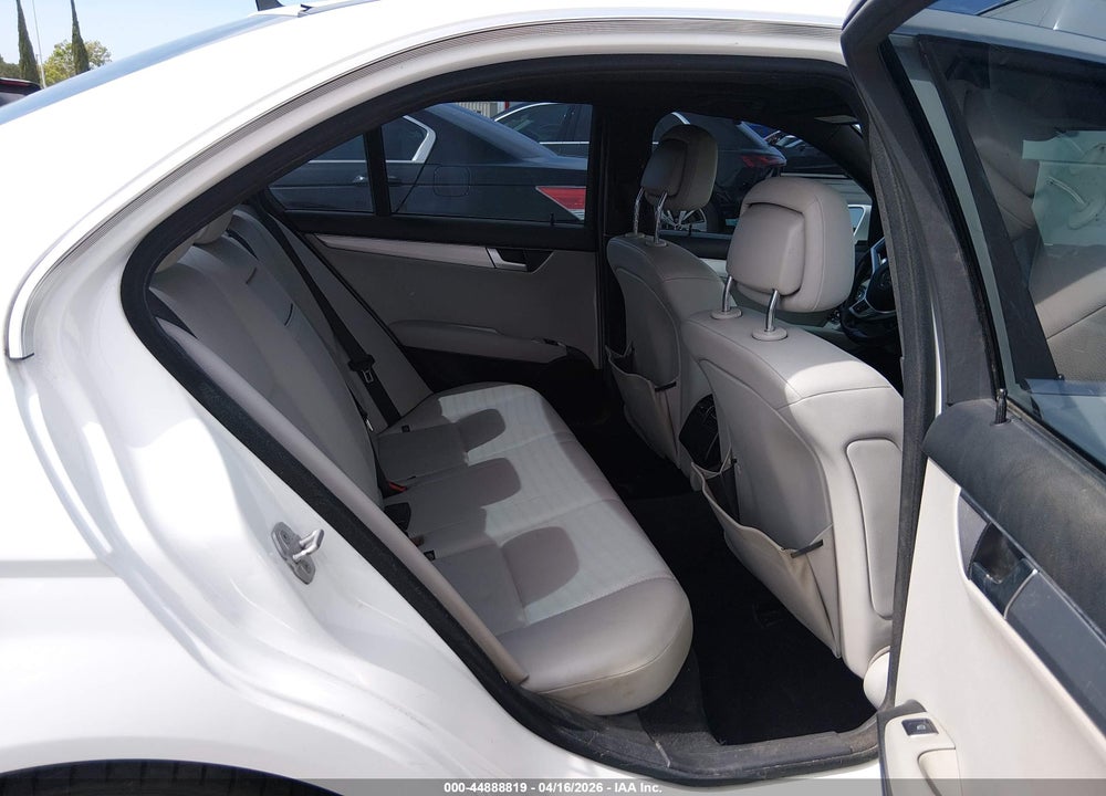 2014 MERCEDES-BENZ C 250 SPORT VIN: WDDGF4HB6EA900340