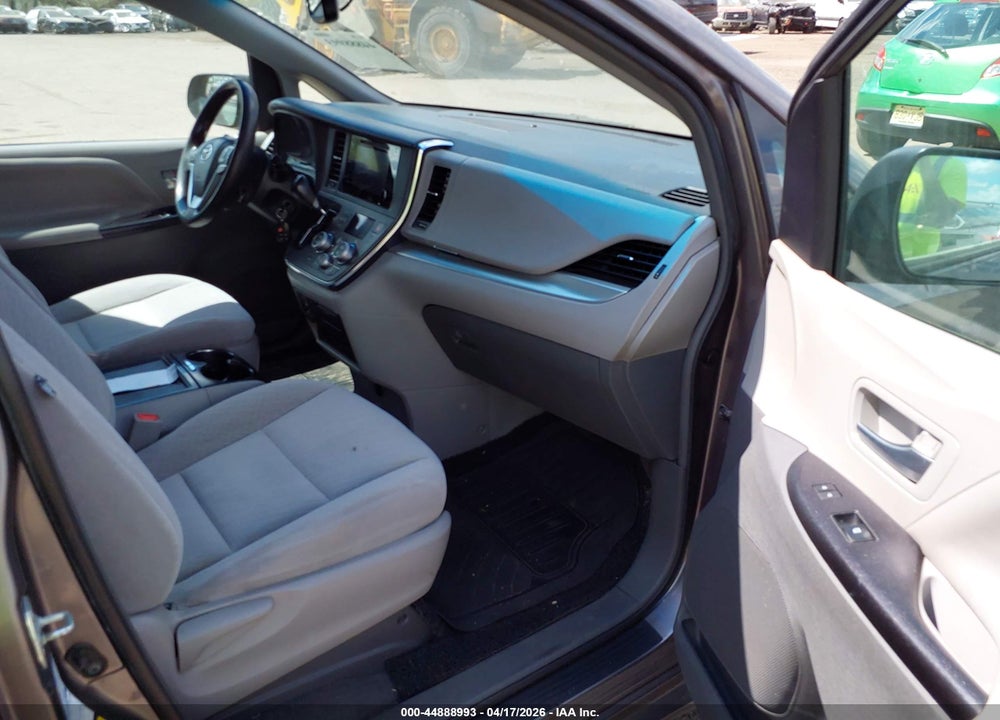 2017 TOYOTA SIENNA LE 7 PASSENGER VIN: 5TDJZ3DC8HS187805