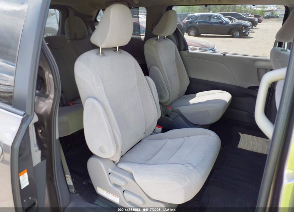 2017 TOYOTA SIENNA LE 7 PASSENGER VIN: 5TDJZ3DC8HS187805
