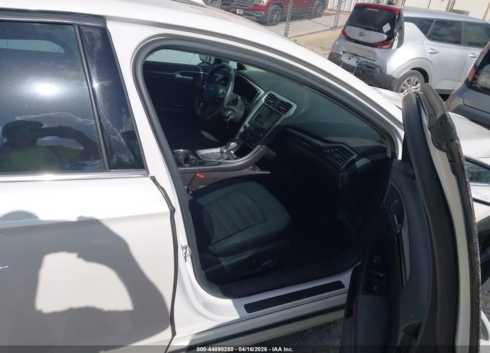 2016 FORD FUSION SE VIN: 3FA6P0H92GR266483
