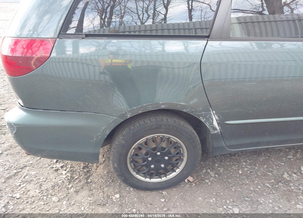 2004 TOYOTA SIENNA CE VIN: 5TDZA23C34S169440