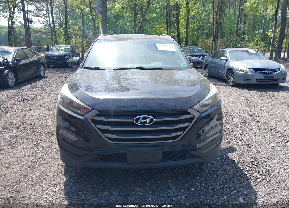 2016 HYUNDAI TUCSON SE VIN: KM8J3CA44GU221159