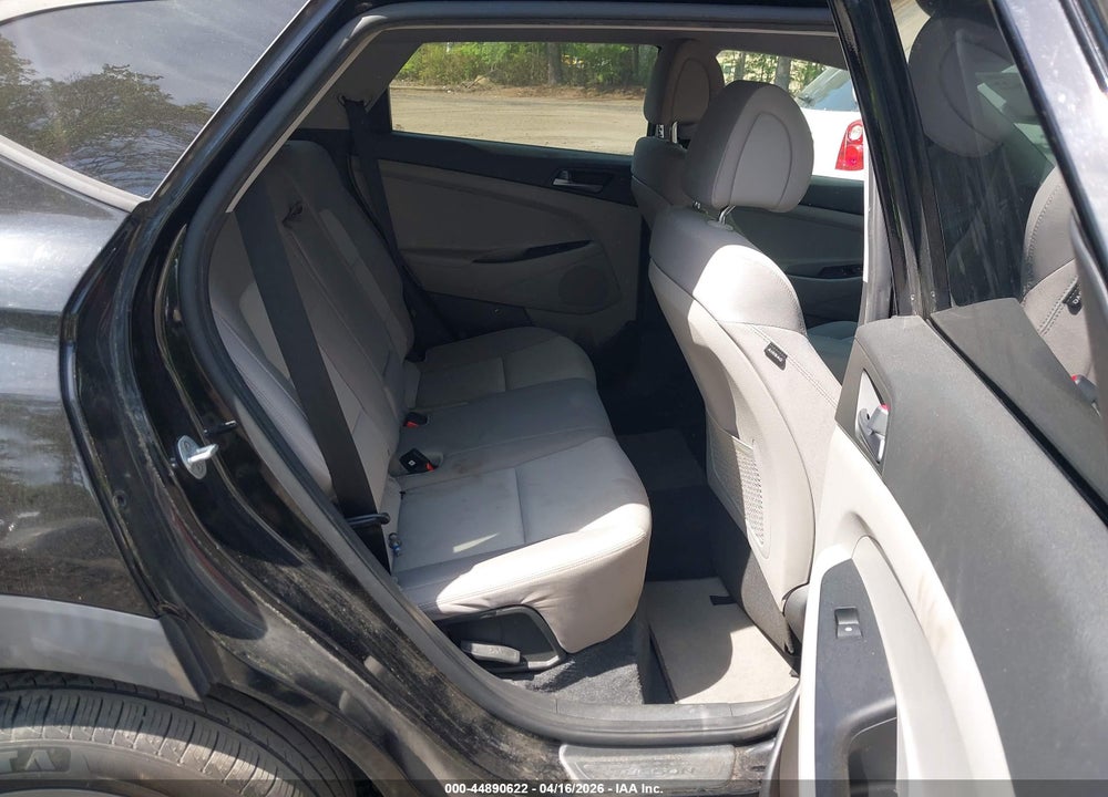 2016 HYUNDAI TUCSON SE VIN: KM8J3CA44GU221159