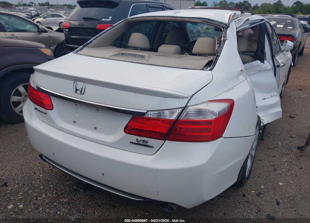 2015 HONDA ACCORD VIN: 1HGCR3F94FA004082