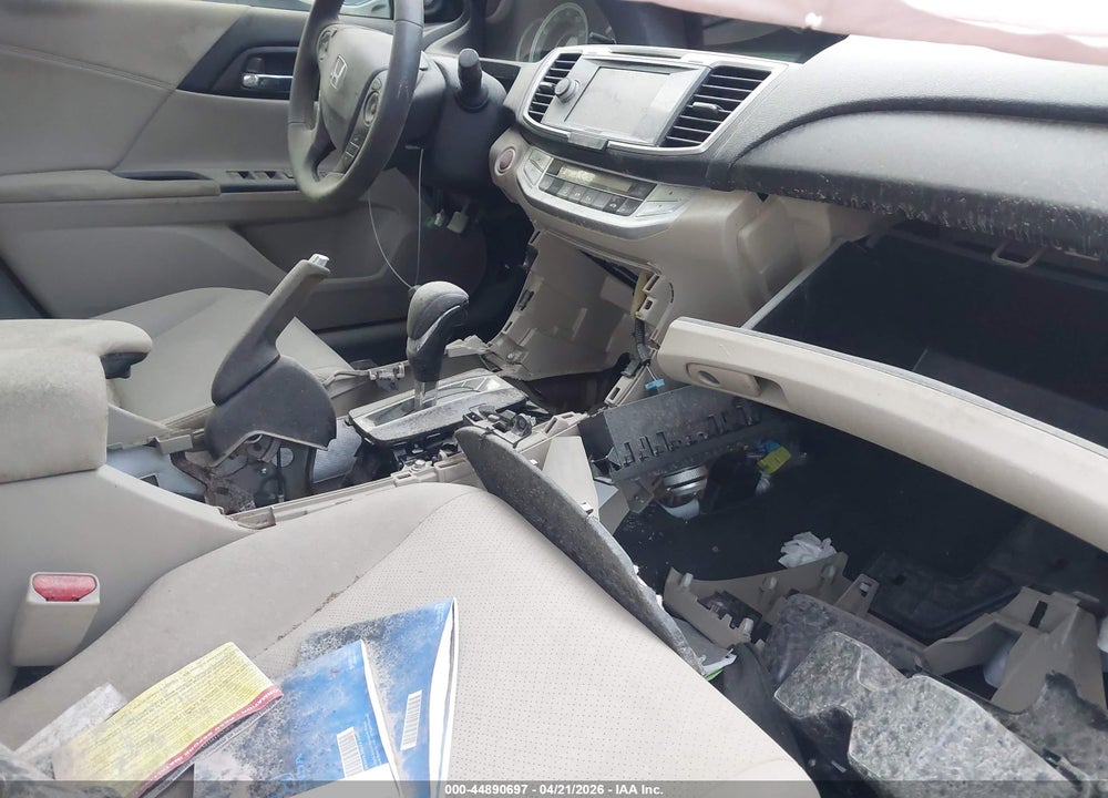 2015 HONDA ACCORD VIN: 1HGCR3F94FA004082