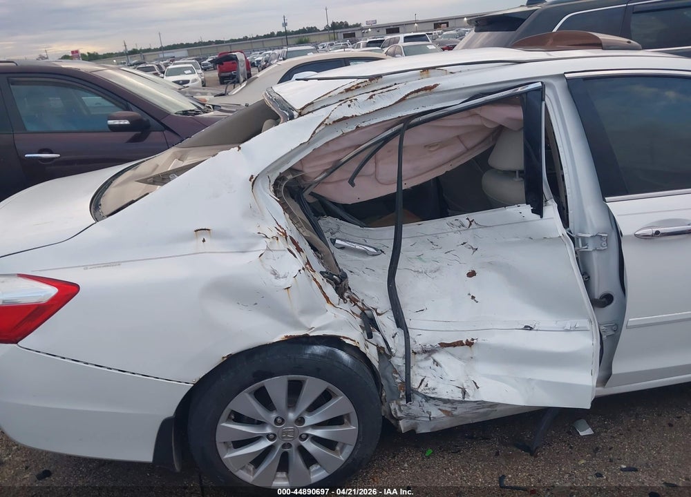 2015 HONDA ACCORD VIN: 1HGCR3F94FA004082