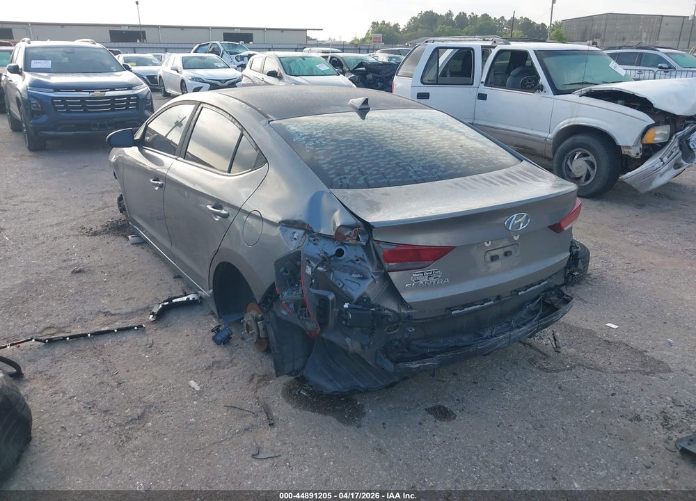 2018 HYUNDAI ELANTRA SEL VIN: 5NPD84LF1JH293817