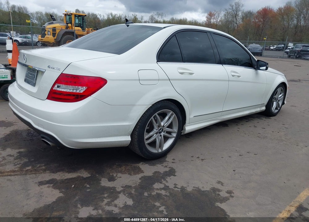 2012 MERCEDES-BENZ C 300 4MAT VIN: WDDGF8BB0CR194772