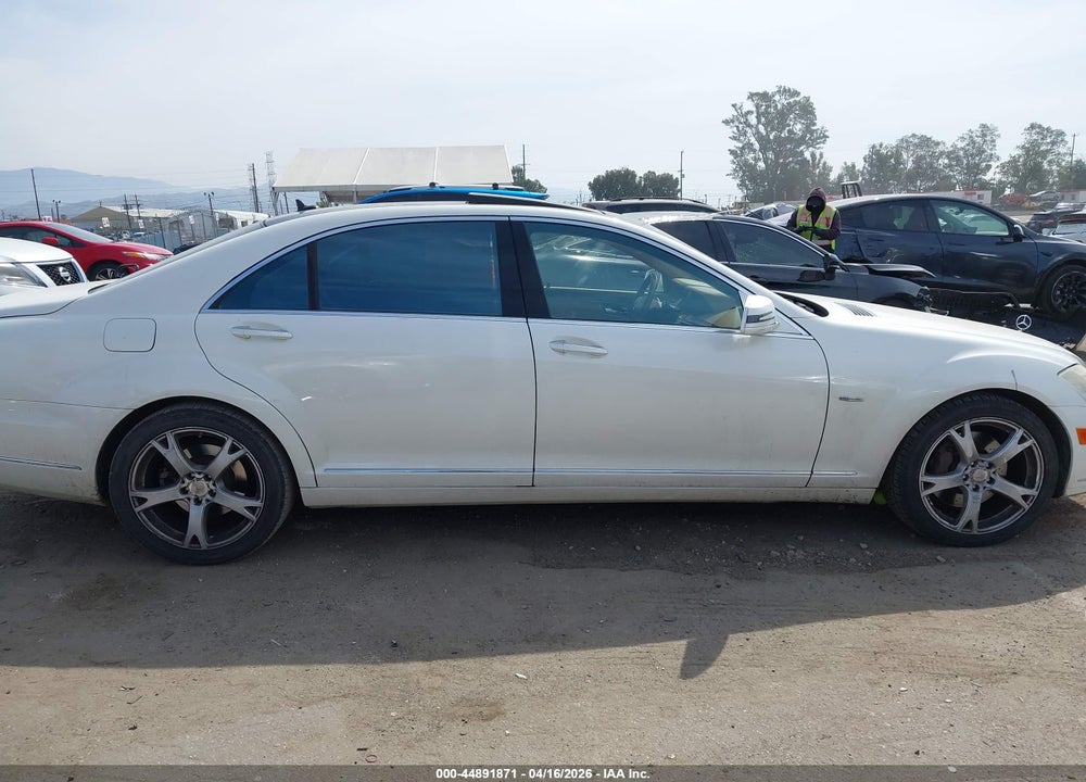 2012 MERCEDES-BENZ S 550 VIN: WDDNG7DB7CA469077