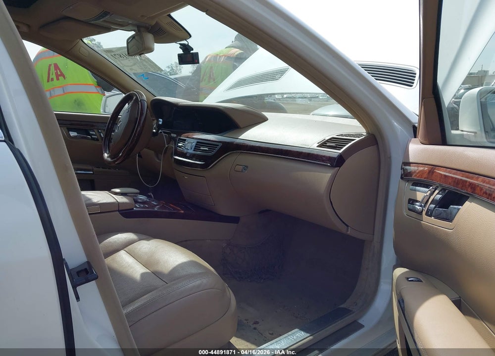 2012 MERCEDES-BENZ S 550 VIN: WDDNG7DB7CA469077