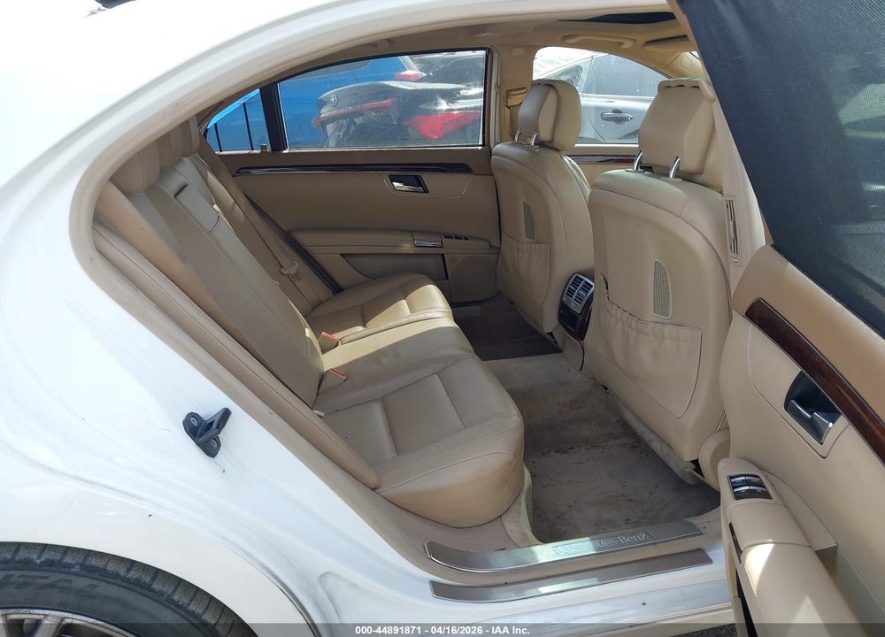 2012 MERCEDES-BENZ S 550 VIN: WDDNG7DB7CA469077