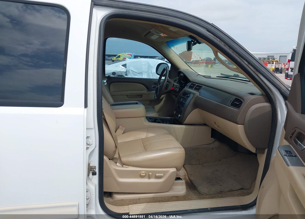 2011 CHEVROLET TAHOE LT VIN: 1GNSCBE05BR379247