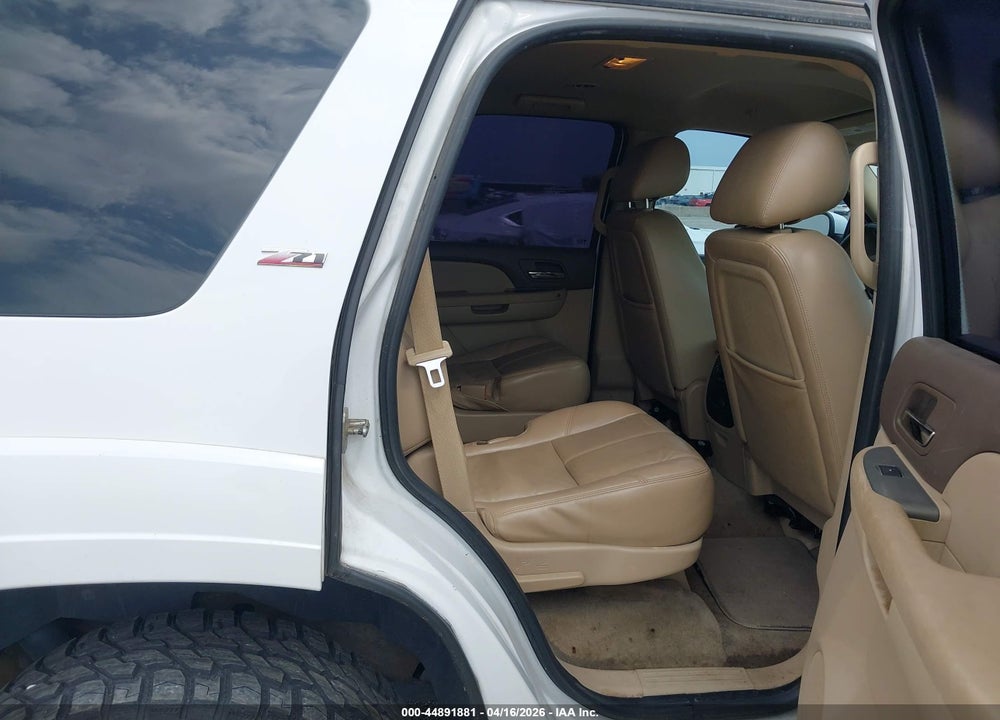 2011 CHEVROLET TAHOE LT VIN: 1GNSCBE05BR379247