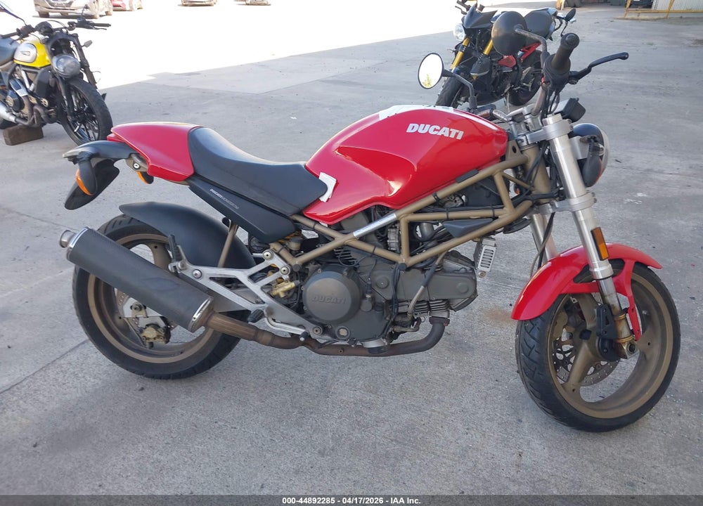 2000 DUCATI M750 VIN: ZDM1RC3L3YB007899