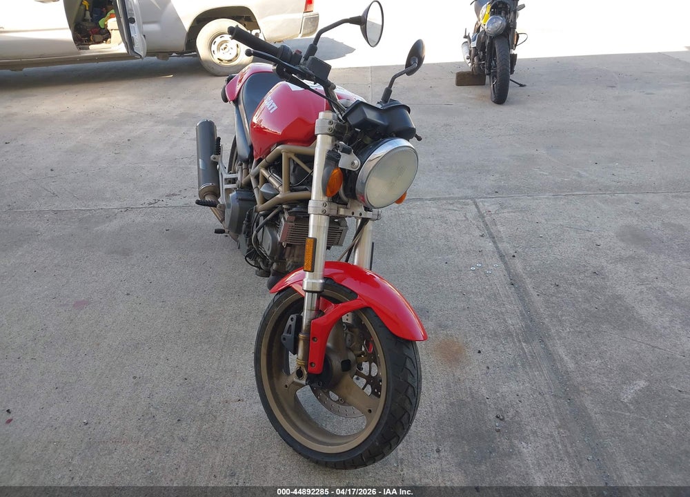 2000 DUCATI M750 VIN: ZDM1RC3L3YB007899