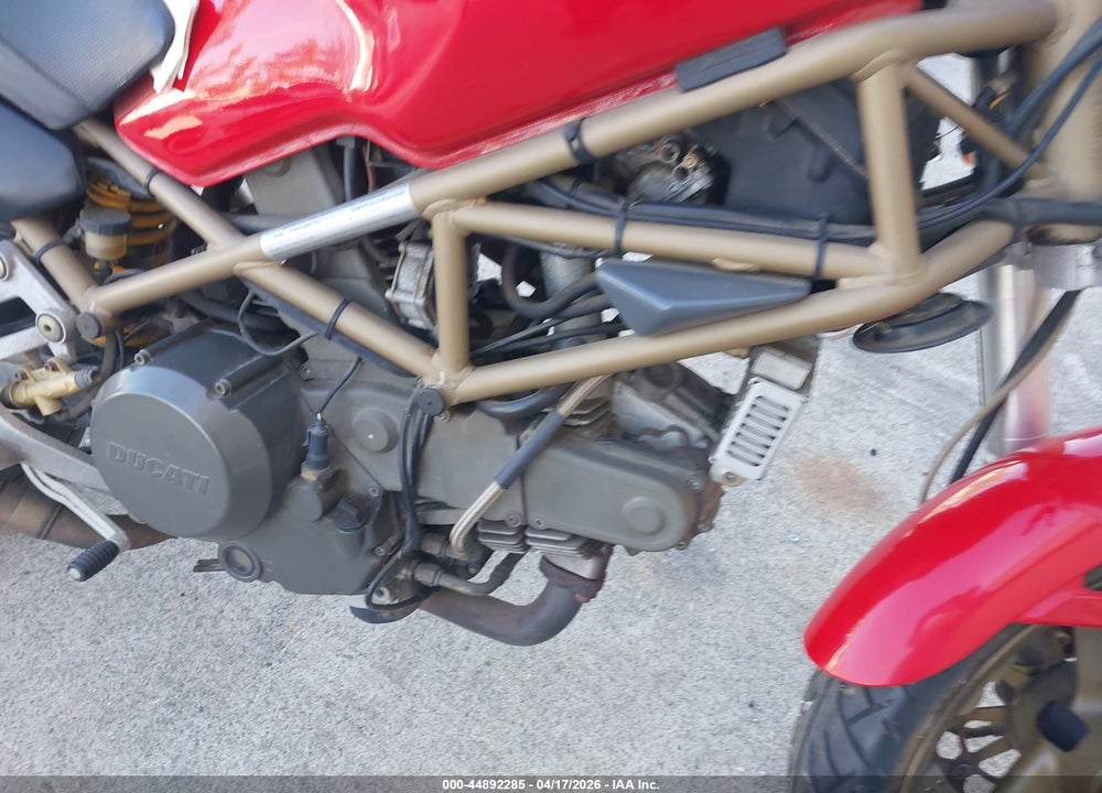 2000 DUCATI M750 VIN: ZDM1RC3L3YB007899
