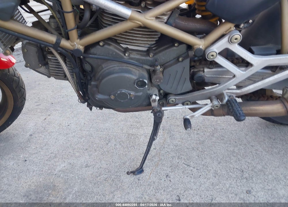 2000 DUCATI M750 VIN: ZDM1RC3L3YB007899