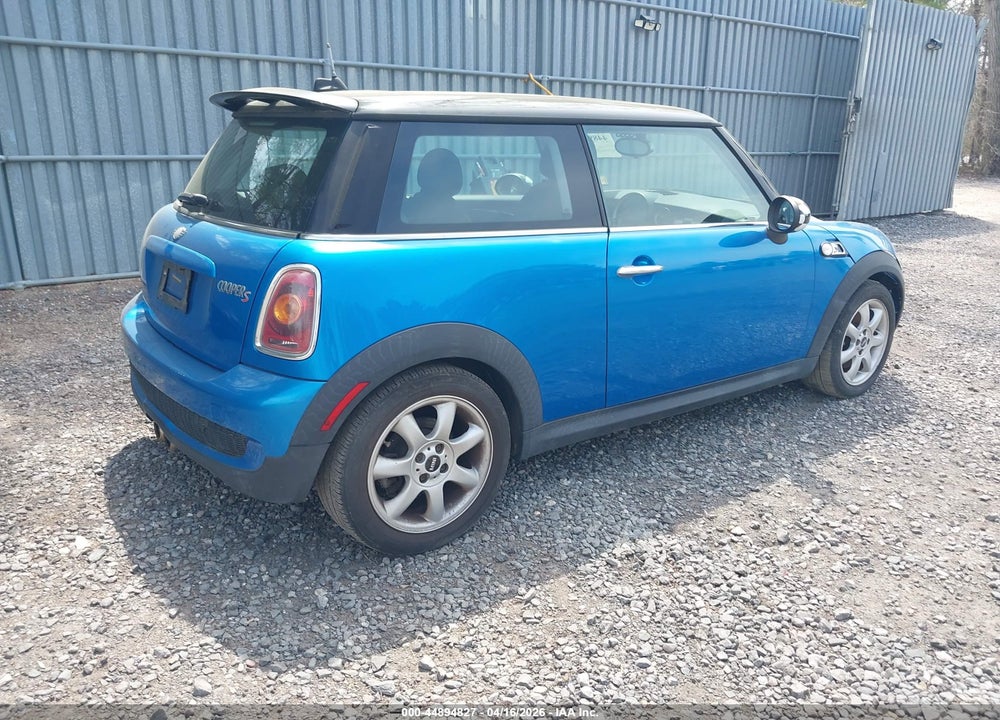 2010 MINI COOPER S VIN: WMWMF7C56ATW89233