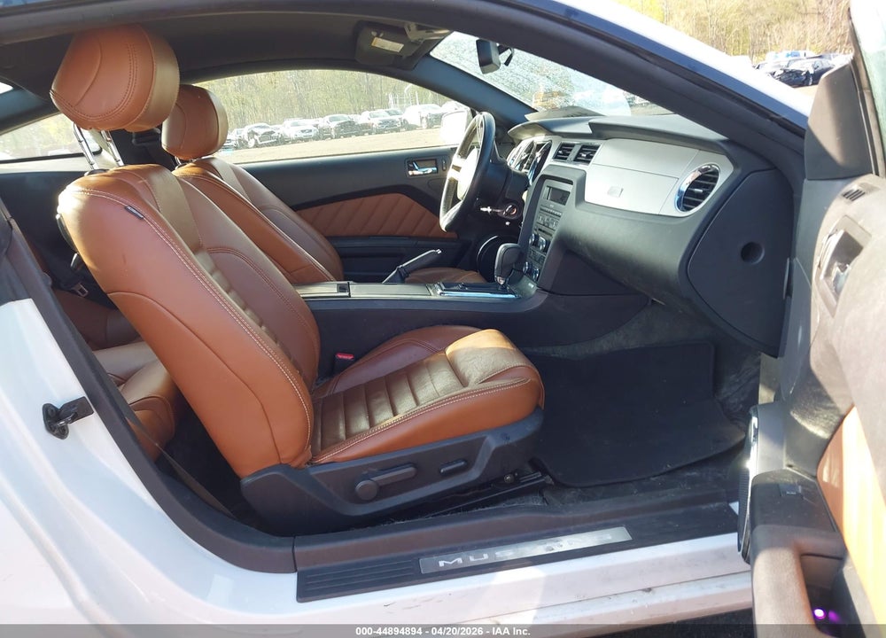 2014 FORD MUSTANG V6 PREMIUM VIN: 1ZVBP8AM5E5326095